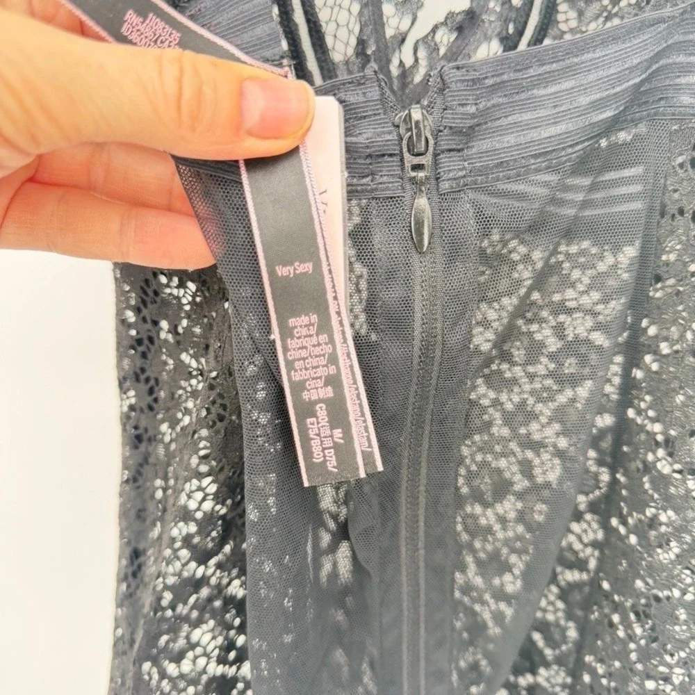 Victorias‎ Secret NWT Lace Garter Chemise Black Halter Lingerie Slip Size MD